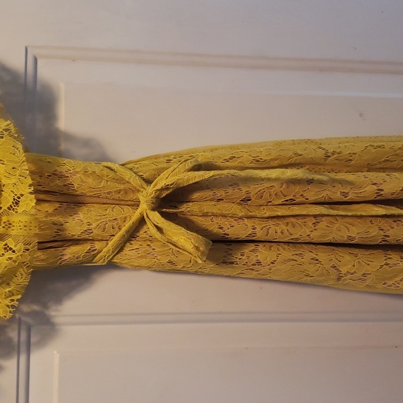 medium off shoulder lace dress - Picture 5 of 5